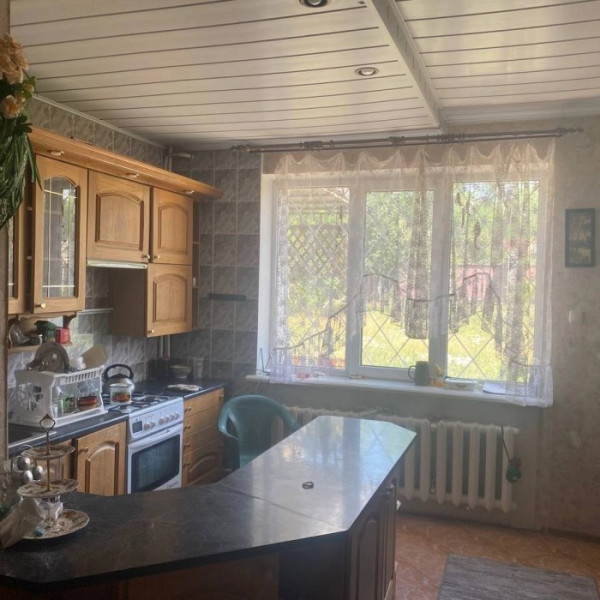 Фото Продам дом 2-х этажный 300 м2 ул. Комиссара Санюка