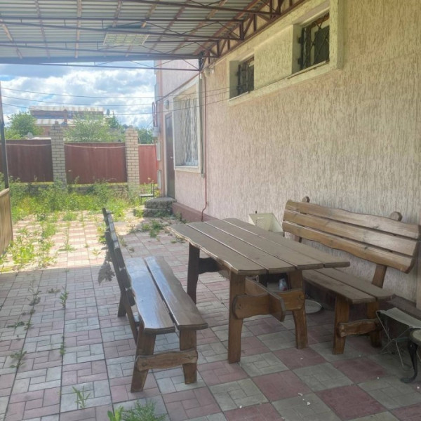 Фото Продам дом 2-х этажный 300 м2 ул. Комиссара Санюка