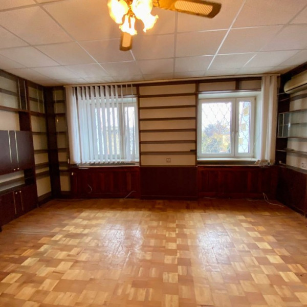 Фото Продам 3-х этажный дом. В центре города (в районе аквапарка Пингвин)