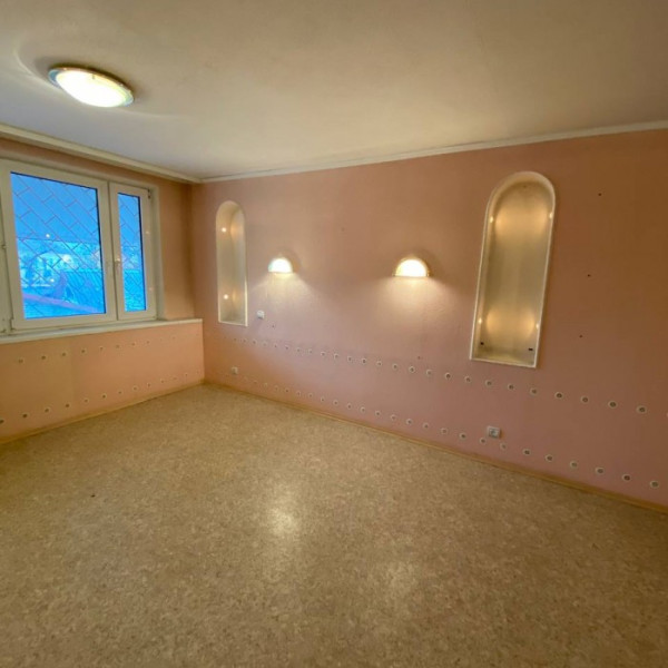 Фото Продам 3-х этажный дом. В центре города (в районе аквапарка Пингвин)