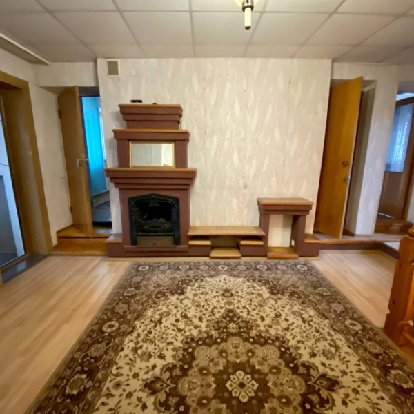 Фото Продам 3-х этажный дом. В центре города (в районе аквапарка Пингвин)