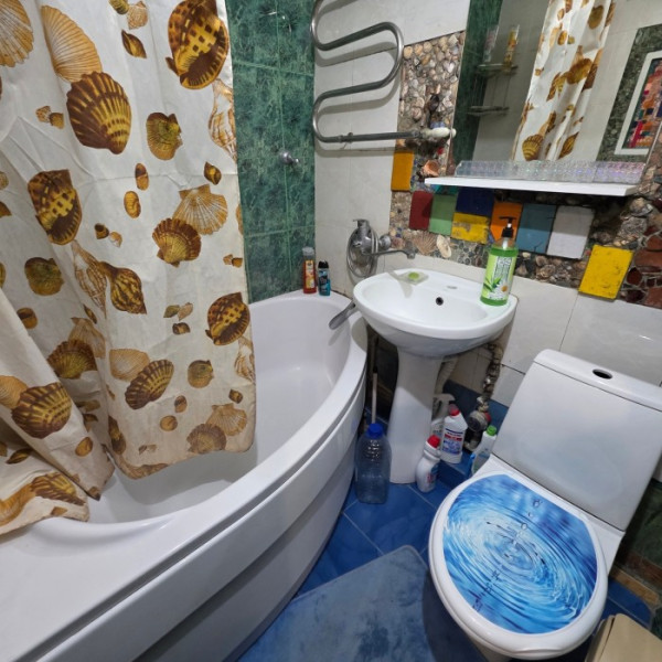 Фото Продам 2к В.В. Шевченко Центр