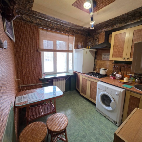 Фото Продам 2к В.В. Шевченко Центр