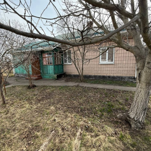 Фото ЦЕНА СНИЖЕНА!!! Продам Станица -Луганская, (Кондрашевка) 1/2 часть дома.