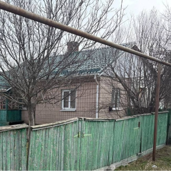 ЦЕНА СНИЖЕНА!!! Продам Станица -Луганская, (Кондрашевка) 1/2 часть дома.