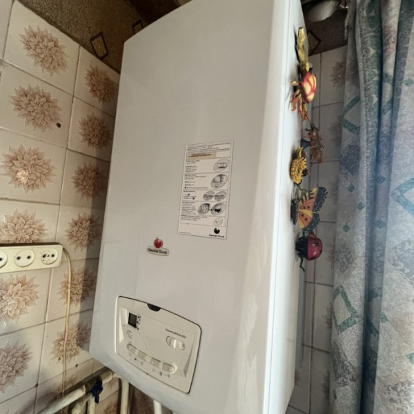 Фото Продам 4- к. квартиру, с автономным отоплением, г. Луганск кв. Солнечный (р- н кафе Терасса).