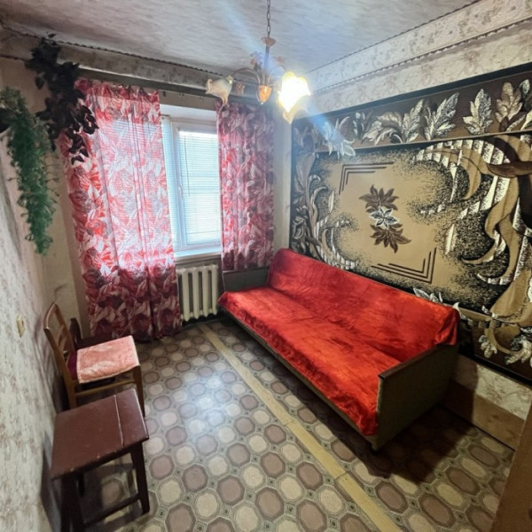 Фото Продам 4- к. квартиру, с автономным отоплением, г. Луганск кв. Солнечный (р- н кафе Терасса).