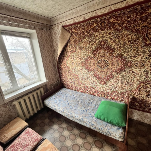 Фото Продам 4- к. квартиру, с автономным отоплением, г. Луганск кв. Солнечный (р- н кафе Терасса).