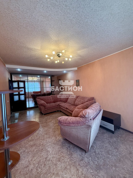 Фото 3-х комнатная квартира, улица Учебная 22 А, ID:2143558