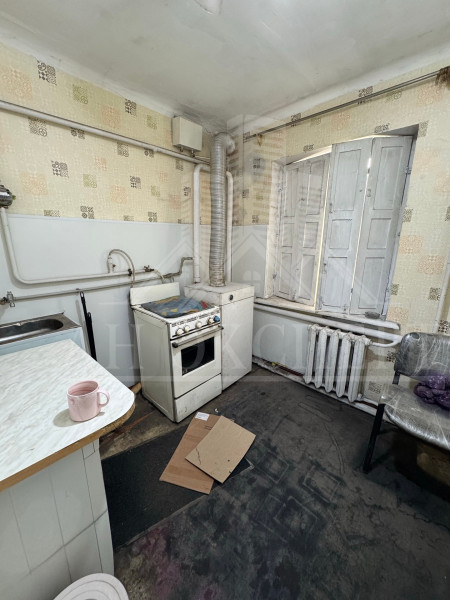 Фото Сдам 2-комнатную квартиру под коммерческую деятельность (г. Стаханов, Центральный рынок)