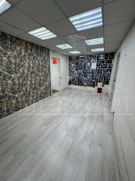 Фото Сдам 2-комнатную квартиру под коммерческую деятельность (г. Стаханов, Центральный рынок)