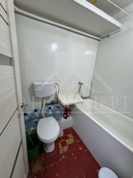 Фото Сдам 2-комнатную квартиру под коммерческую деятельность (г. Стаханов, Центральный рынок)