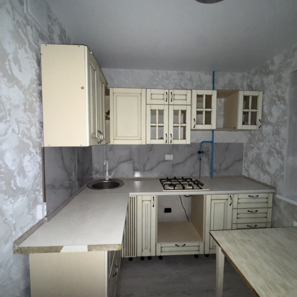 Продам 1к на кВ. Дзержинского 14