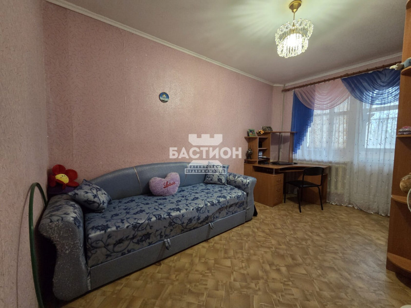 Фото 3-х комнатная квартира, Победоносная улица, 17 ID:2080819