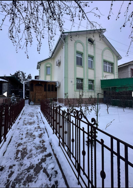 Продаётся дом, 300 м²