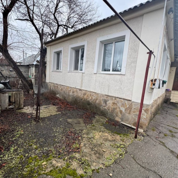 Фото Продам дом в Станице Луганской с. Макарово (р-н рынка)