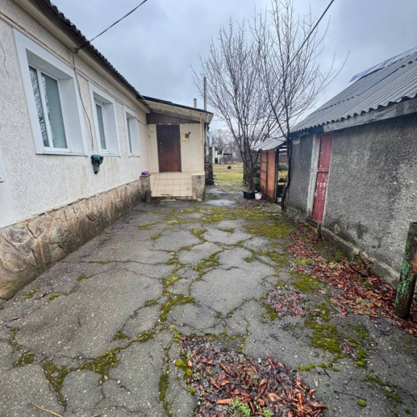 Фото Продам дом в Станице Луганской с. Макарово (р-н рынка)