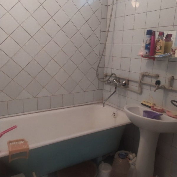 Фото № 6605 Продам 2х комн. квартиру в р-не школы "Гармонии"