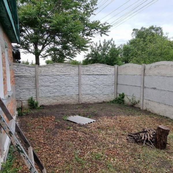Фото Продам дом в ЦЕНТРЕ г. Луганска ( выше поликлиники МВД )