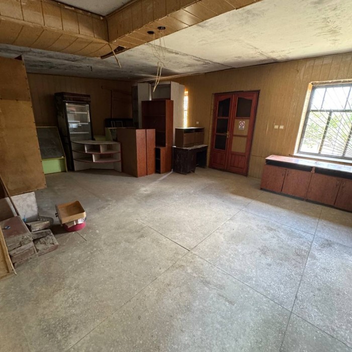 Фото Продам помещение под коммерцию в Станице Луганской, (Н. Кондрашевка, на территории ж/д вокзала)