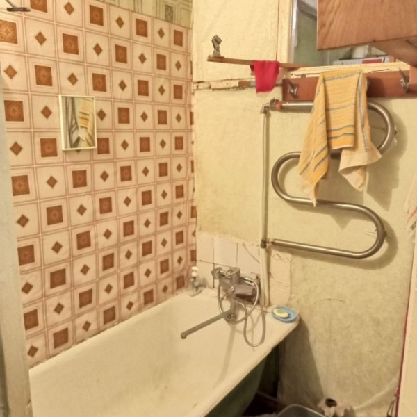 Фото Продам 4-х комн квартиру с АО в г. Луганск кв. Солнечный