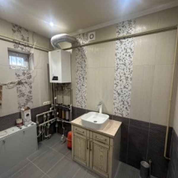 Фото Продам дом новой постройки, рн Ленинского Комсомола ,130м2, 6 соток приват