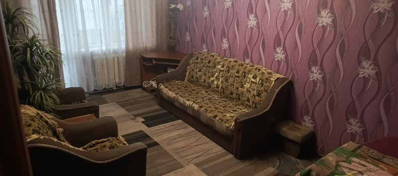 Сдам 2-х комнатную квартиру на длительный срок (Стаханов, ул. Курченко)