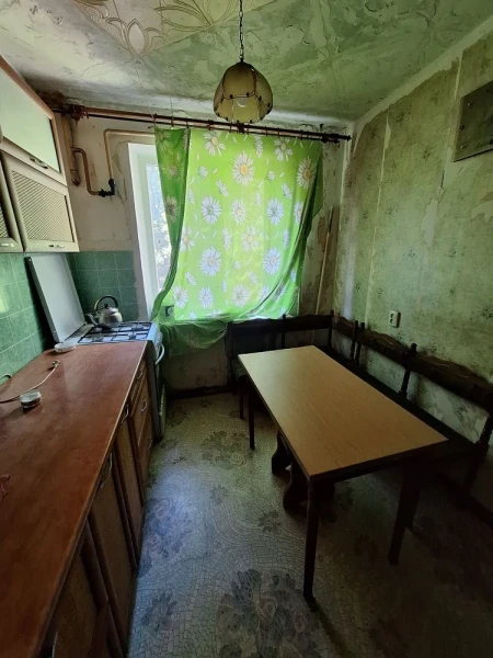 Продаётся 3-комнатная квартира в городе Стаханов, пр. Ленина, д. 60.