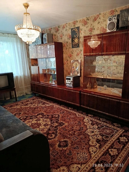 Фото Сдам 3-х комнатную квартиру на длительный срок (г. Стаханов, ул. Мананкова) – СДАНА!