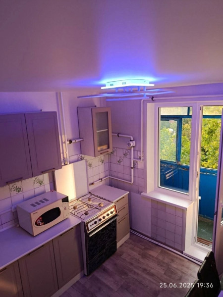 Фото Сдам 3-х комнатную квартиру на длительный срок (г. Стаханов, ул. Мананкова) – СДАНА!