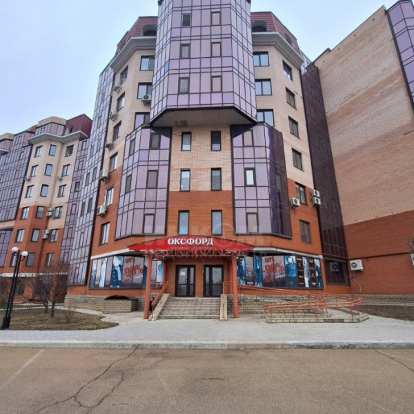 Продам от 3- х до 5- ти комн. квартиры в г. Луганск, кв. Молодежный, ЖК Оксфорд 2009г. постройки (р- н ТЦ Атриум)