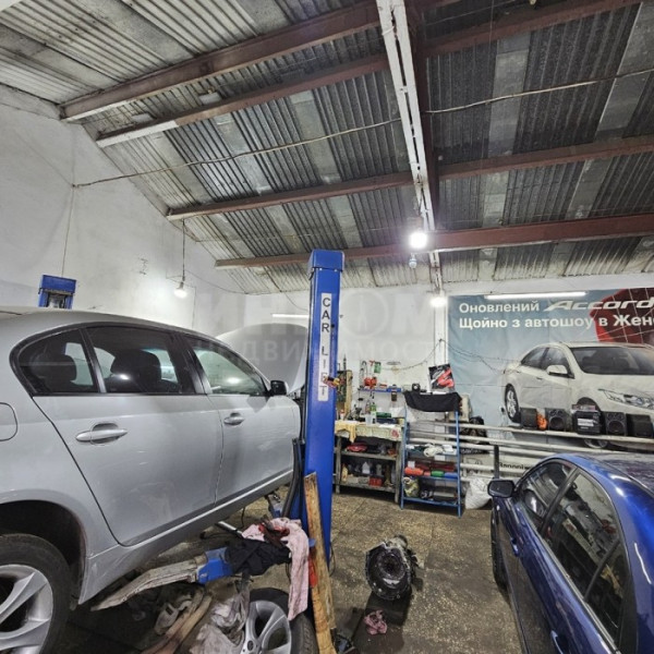 СТО 615м2 рн. 5-й Школы