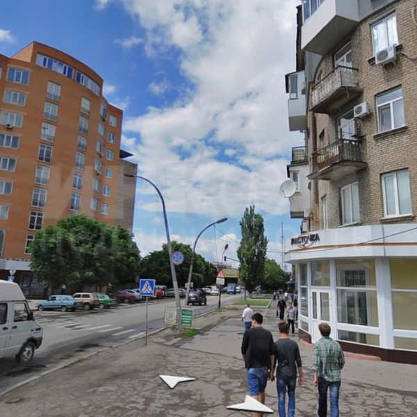 Продам квартиру 106 м2 в центре города Луганск улица Алексеева
