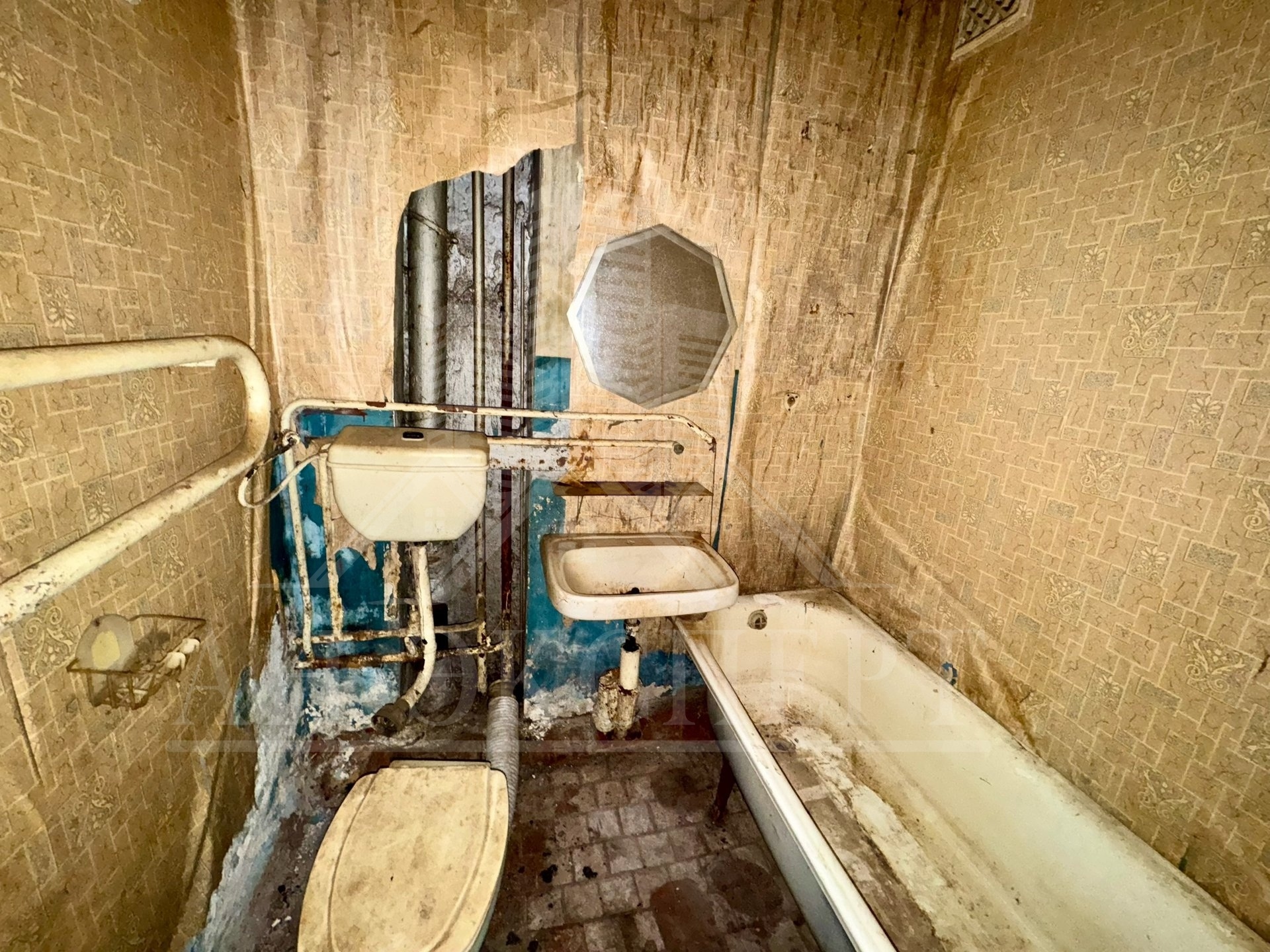 Фото Квартира г. Ирмино (ул. Лизы Чайкиной, 13А)