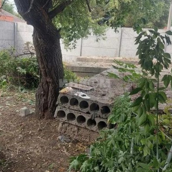 Фото продам коробку в центре 100м2