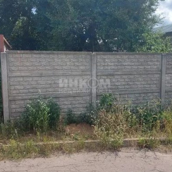 Фото продам коробку в центре 100м2