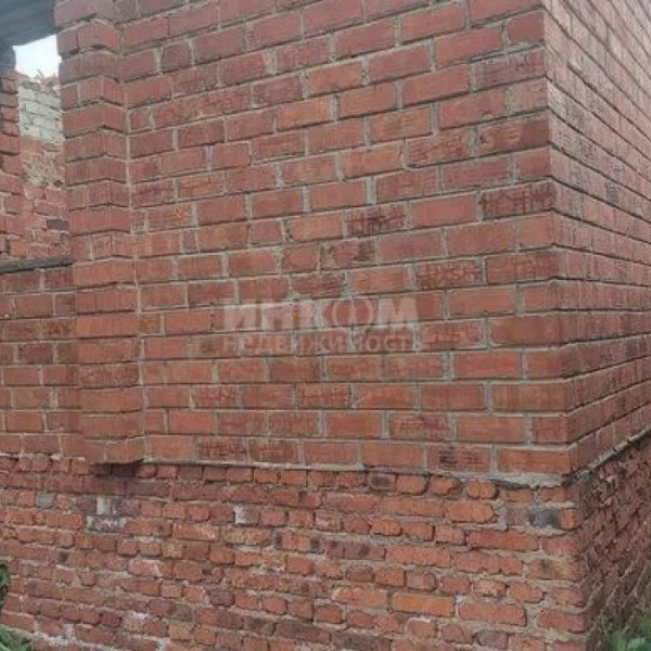 Фото продам коробку в центре 100м2