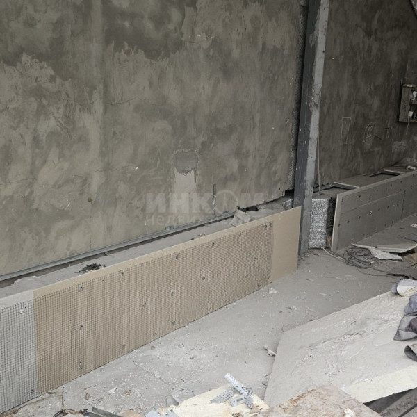 Фото Продам квартиру 326 м2 в центре города Луганск, площадь Героев ВОВ