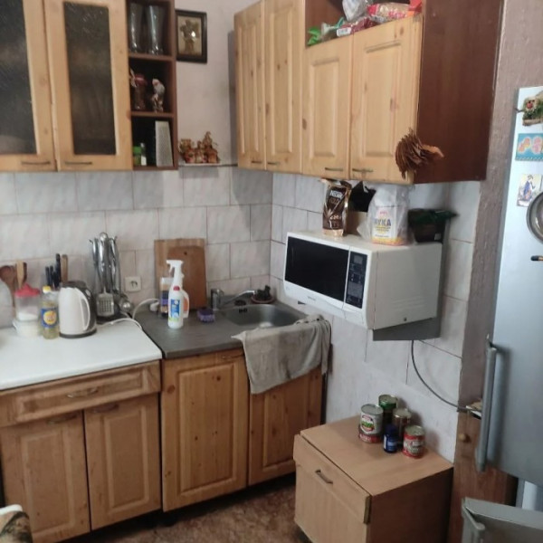 Продам 2-х комн квартиру в городе Луганск квартал Волкова