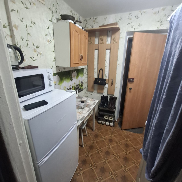 Фото Продам 1х [Полугостинку]на кв Жукова 4/5-эт.кирп.дом.От хозяина.