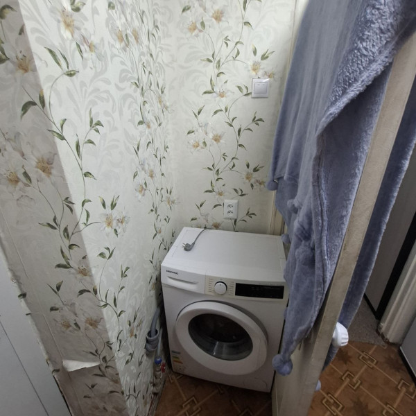 Фото Продам 1х [Полугостинку]на кв Жукова 4/5-эт.кирп.дом.От хозяина.