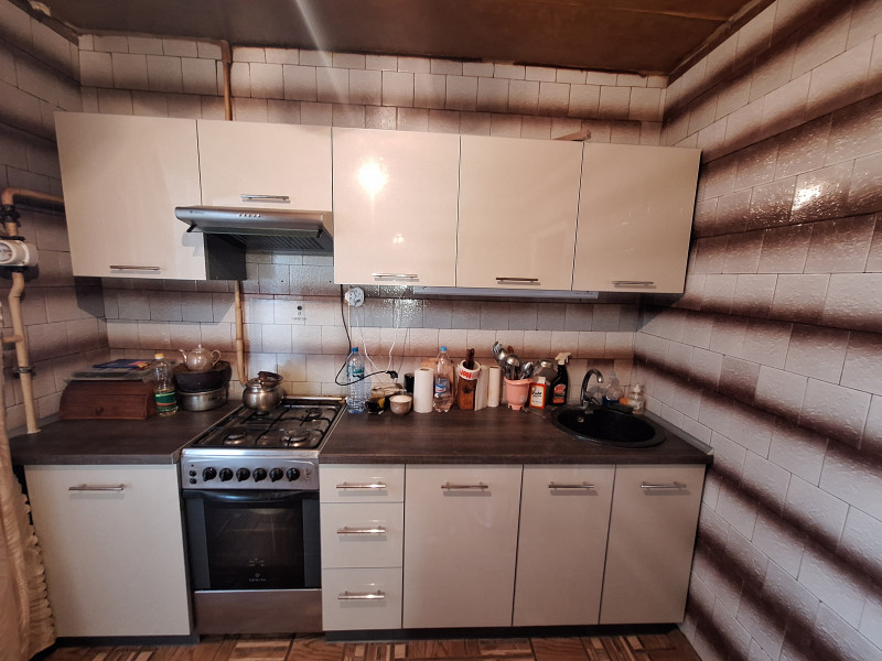 Продаётся 2-комнатная квартира в городе Брянка, микрорайон Тополь, дом 43.