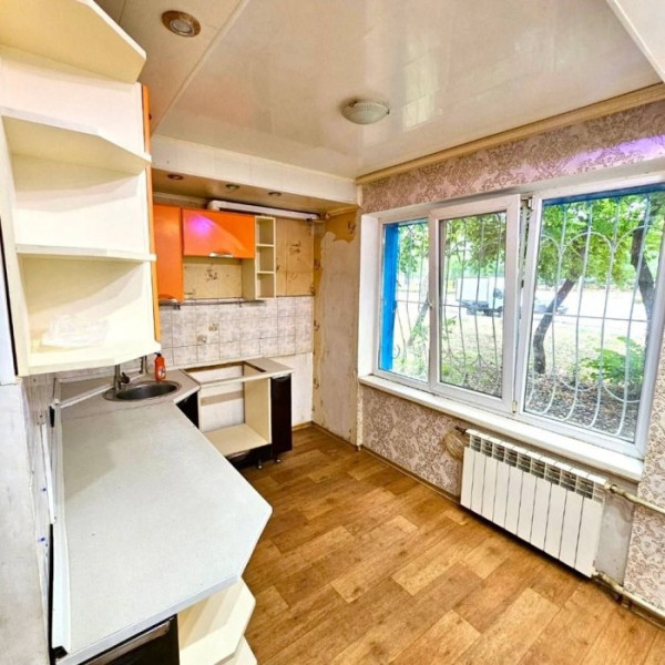 Фото Продам 2-х комнатную квартиру г. Луганск, кв. Комарова, (р-н кинотеатра «Мир»)