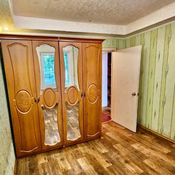 Фото Продам 2-х комнатную квартиру г. Луганск, кв. Комарова, (р-н кинотеатра «Мир»)