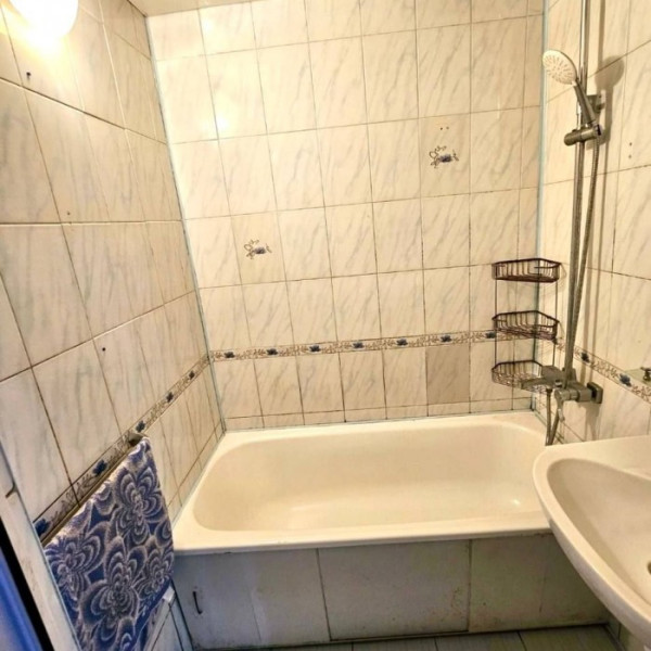 Фото Продам 2-х комнатную квартиру г. Луганск, кв. Комарова, (р-н кинотеатра «Мир»)