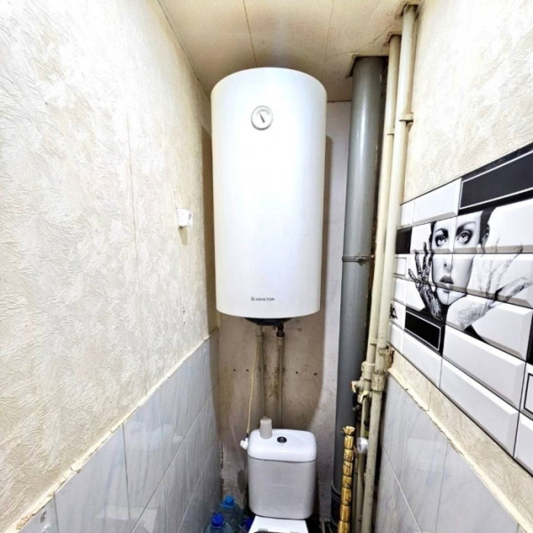 Фото Продам 2-х комнатную квартиру г. Луганск, кв. Комарова, (р-н кинотеатра «Мир»)