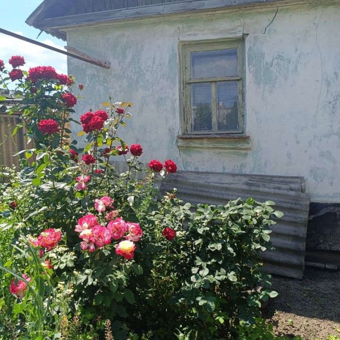 Продам дом, ул. Украинская, напротив ж/д больницы, недалеко от парка Горького и ул. Советской.