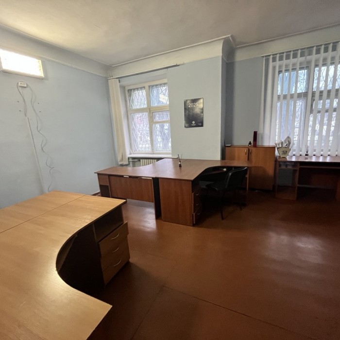 Фото Сдам долгосрочно встроенное помещение, офисного типа (кабинетная система) в центре г. Луганск, ул. Коцюбинского (р- н СМ Матрешка).