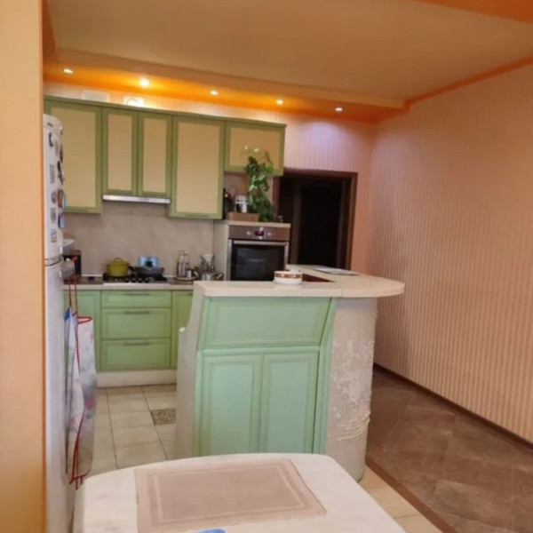 Фото Продам 2-х этажный дом в Центре г Луганск р-н 17 школы
