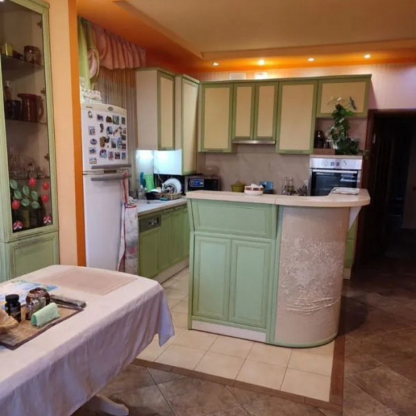 Фото Продам 2-х этажный дом в Центре г Луганск р-н 17 школы